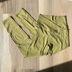 Aerie Crossover Leggings with Side pockets in Green